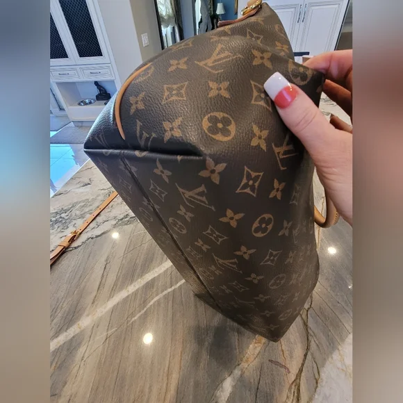Louis Vuitton authentic Monogram Canvas Turenne GM  Satchel ❤️‍🔥 - Picture 13 of 16
